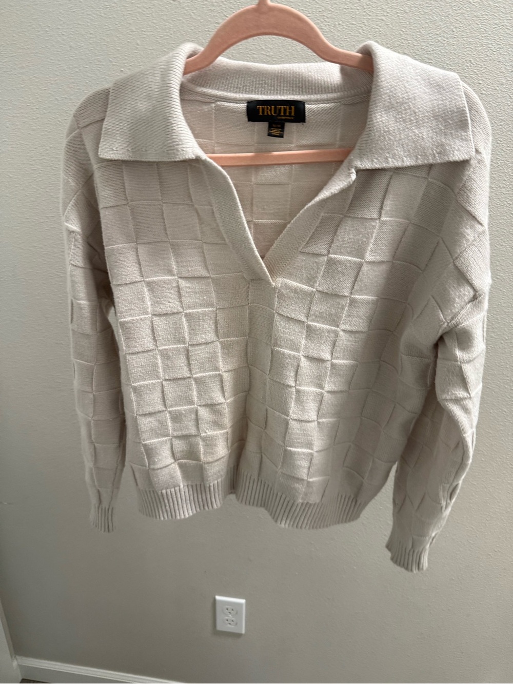 TRUTH Cream Textured V‑Neck Collared Sweater